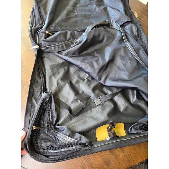 Verdi Tweed & Leather Folding 2-Suiter Garment Bag with Shoulder Strap - Picture 8 of 13